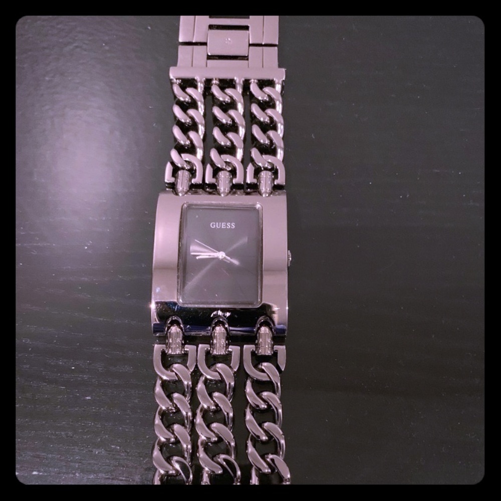 Guess Chain Watch